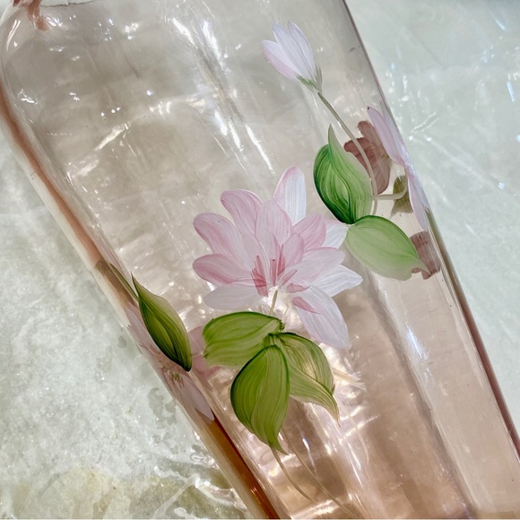 Fenton tall hand painted pink vase - Picture 6 of 9